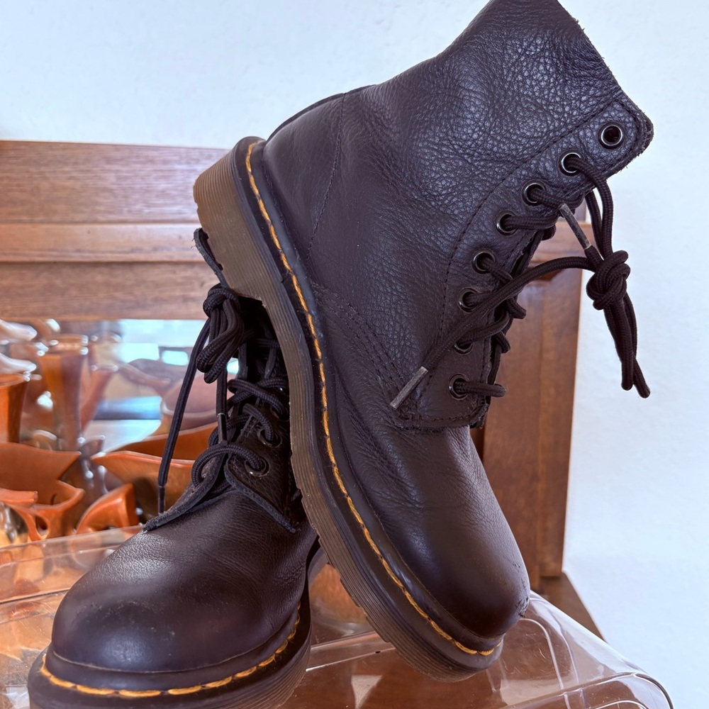 Doc Marten Pascal 1460 black pebbled soft leather boots size 37/6 US Women’s